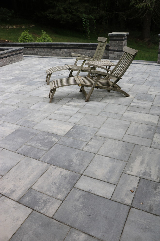 Large Scale Patio and Fire Pit Unilock Beacon Hill Flagstone Pavers