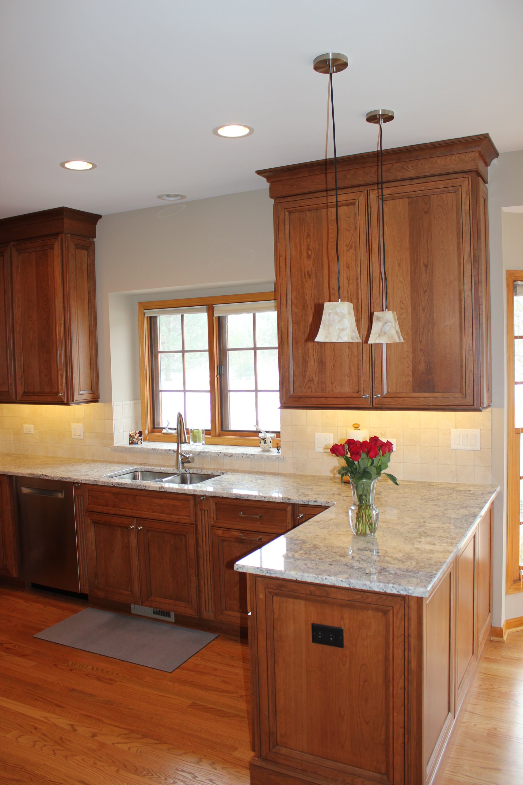 Libertyville Kitchen & Guest Bath