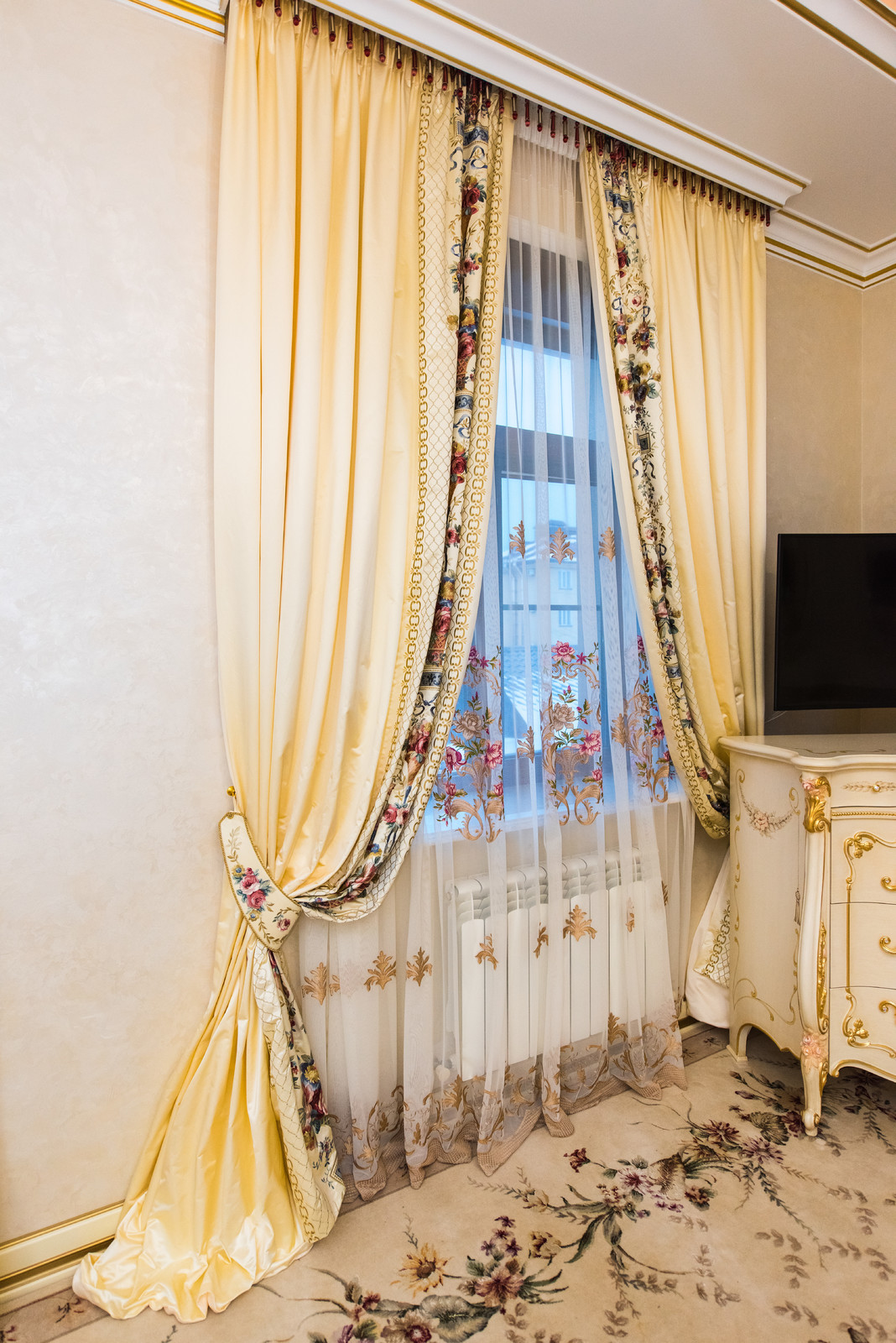 Спальня в классическом стиле