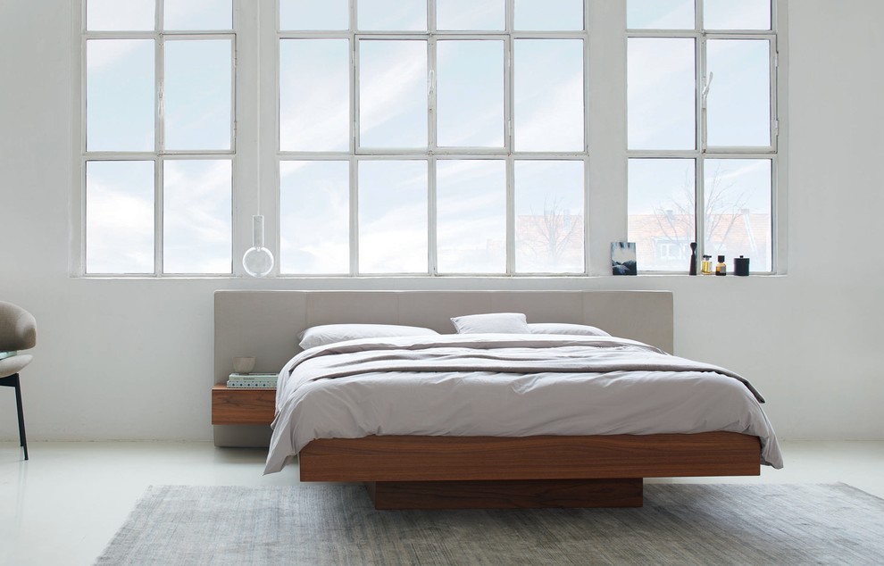 Design ideas for a contemporary bedroom in Hamburg.