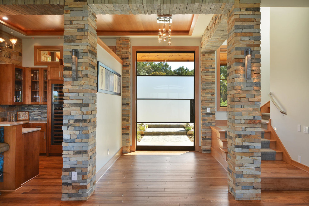 Transitional entryway photo in Austin