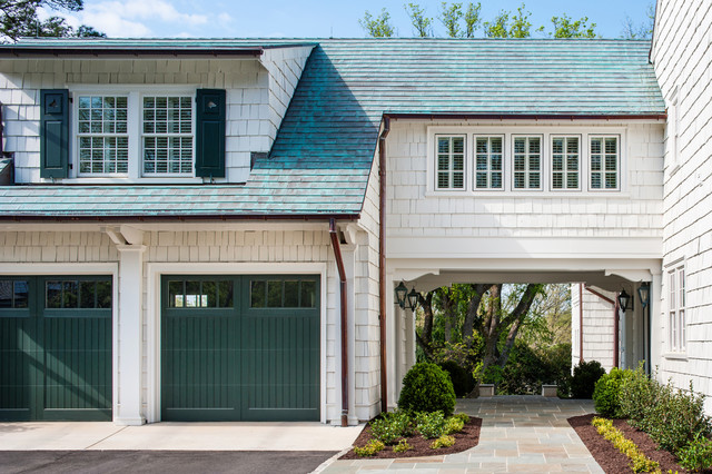 Duncan Lee Revival traditional-car-porch