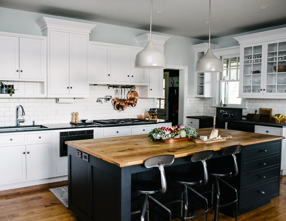 Kitchen - kitchen idea in Philadelphia