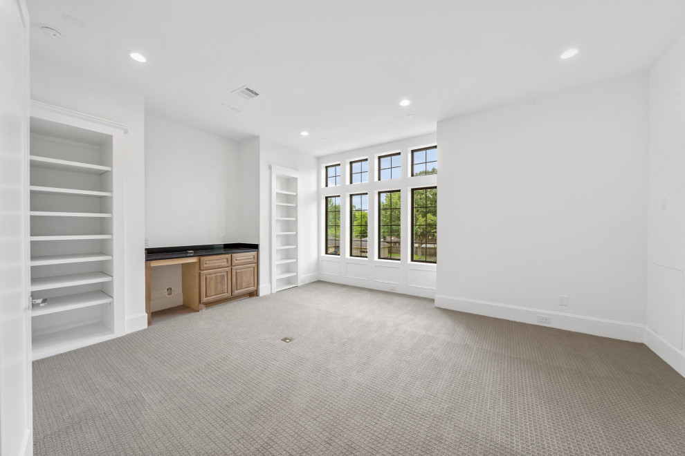 Home design - transitional home design idea in Houston