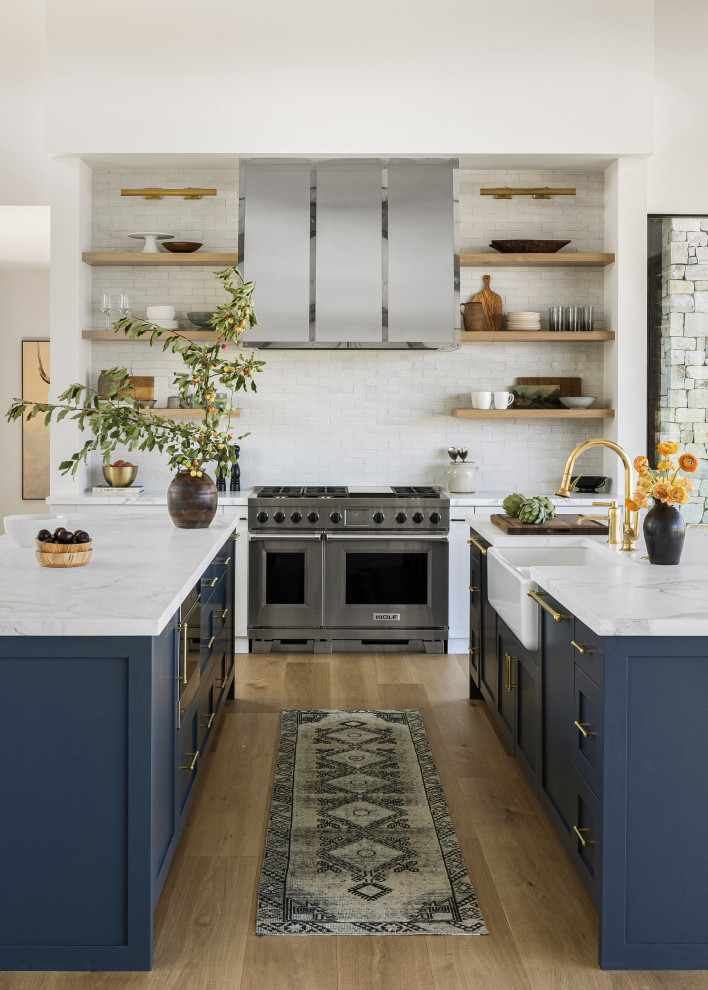 Example of a transitional kitchen design in Phoenix