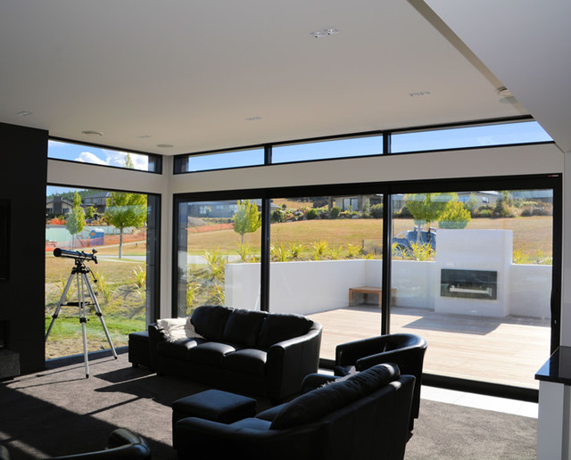 Range View Place modern-vardagsrum