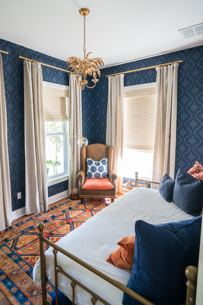 Inspiration for a transitional home design remodel in Tampa