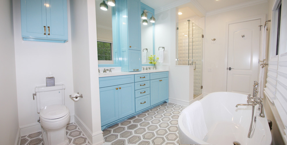 Example of a trendy bathroom design in Chicago