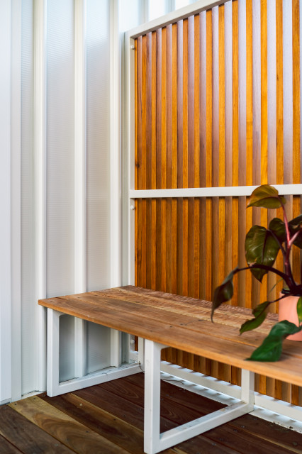Contemporary light and bright new home trendy-entre