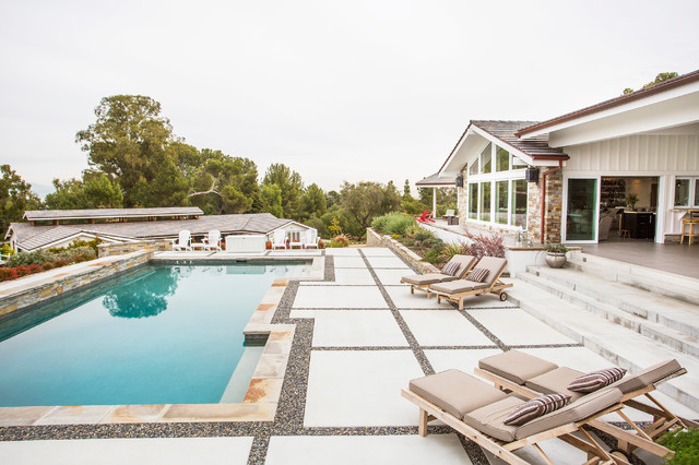 Comtemporary Ranch country-piscina