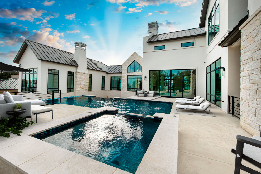 Example of a transitional pool design in Austin