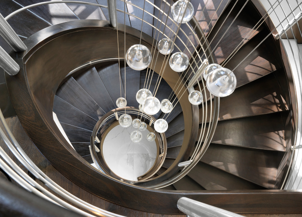 セントルイスにあるラグジュアリーな広いコンテンポラリースタイルのおしゃれな階段の写真