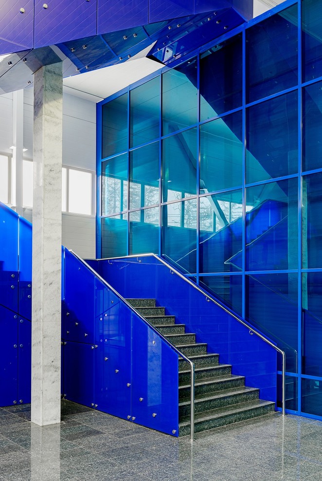 This is an example of a contemporary staircase in Moscow.