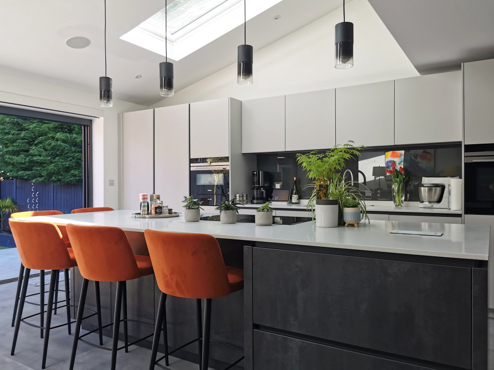 Design ideas for a modern kitchen in Hertfordshire.