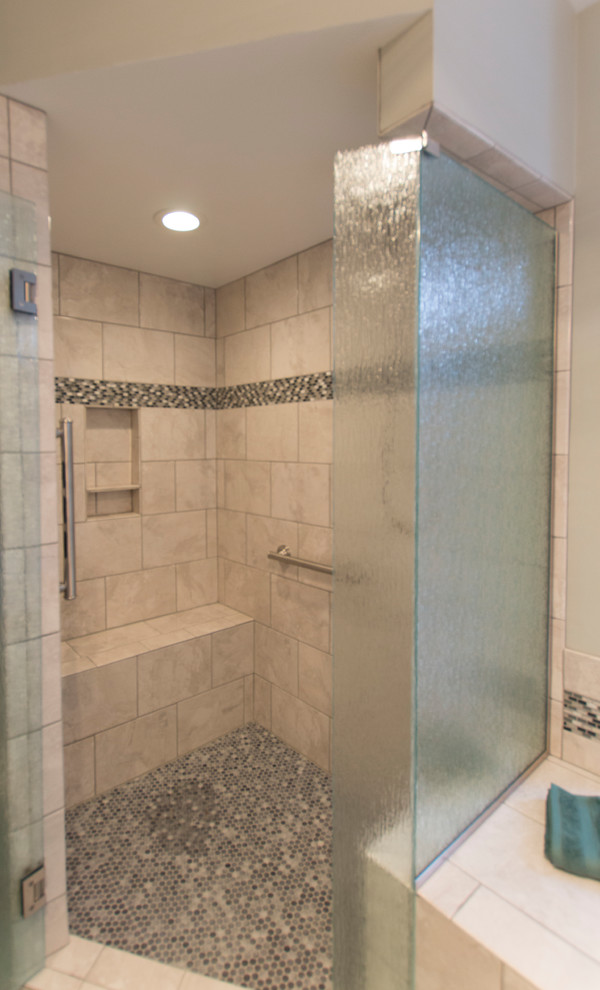 Bathroom - large transitional bathroom idea in Detroit