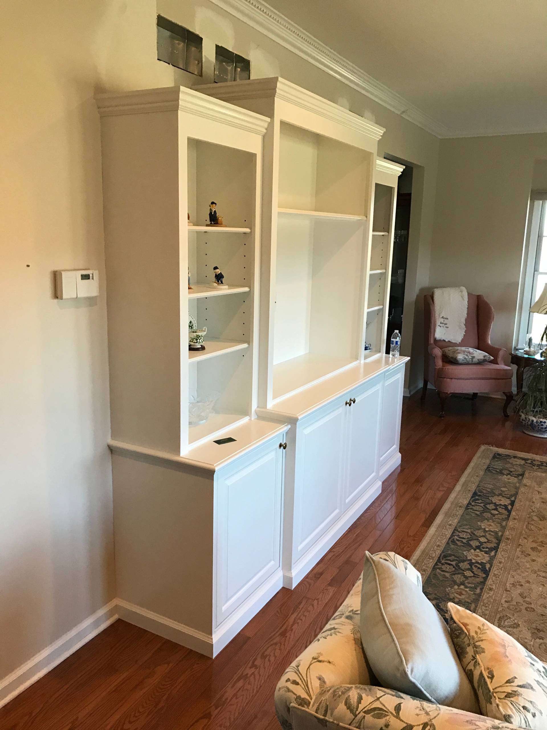 Dove White TV Built-In