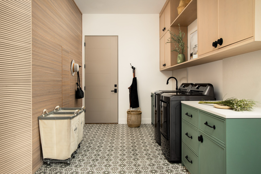 Photo of a contemporary utility room in Phoenix.