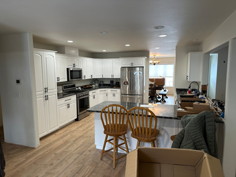 Old oak to bright white