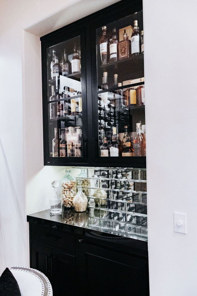 Transitional home design photo in Phoenix