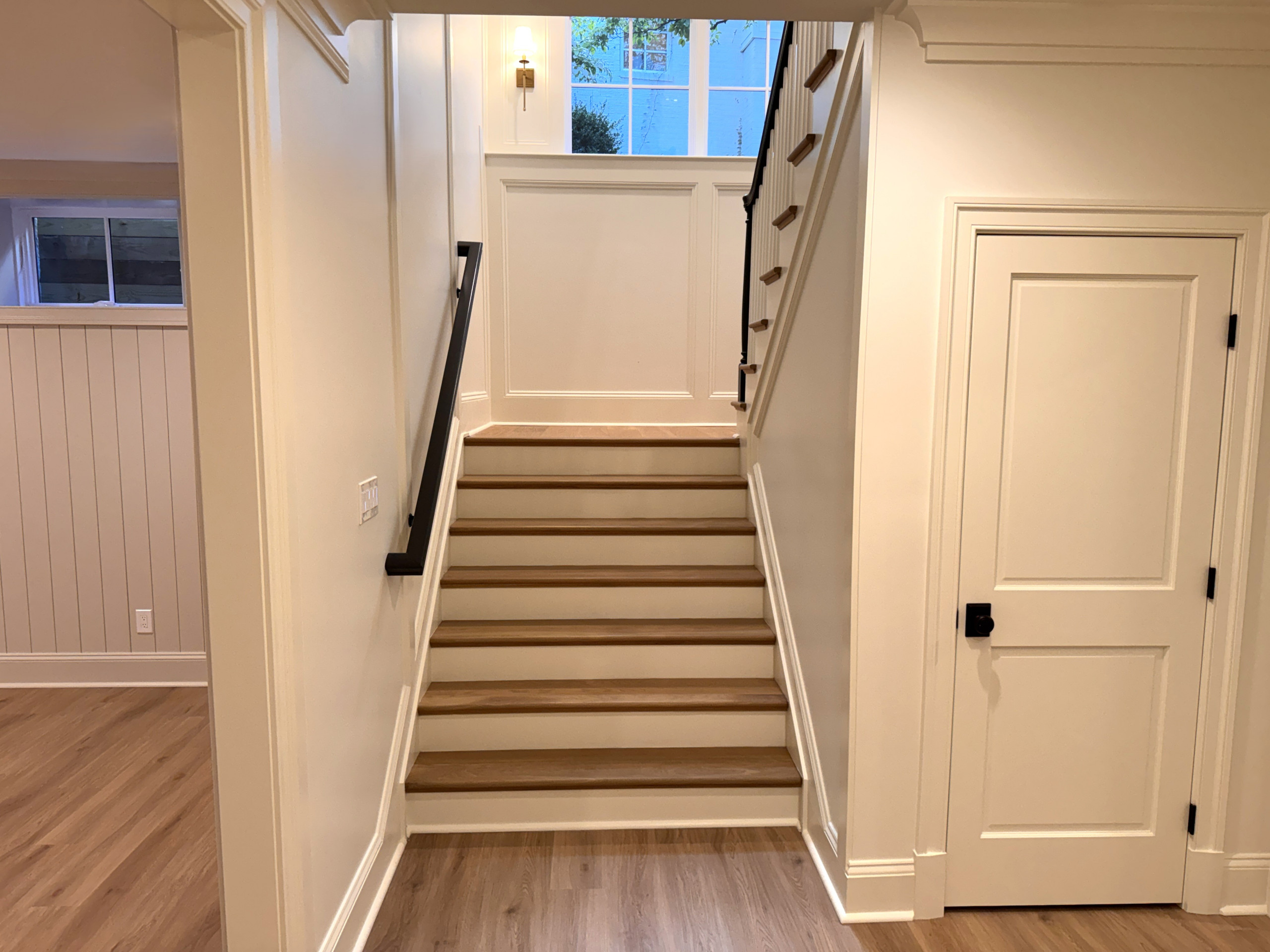 Project #160 | Traditional Box Stair with Gooseneck Handrail