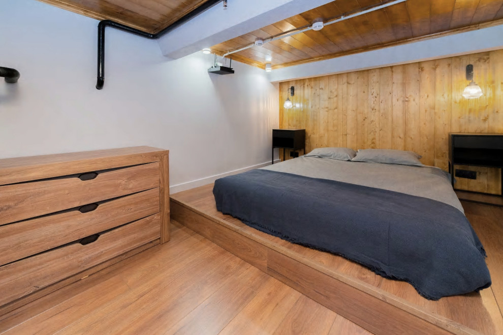 Двухэтажная студия, обшитая деревом