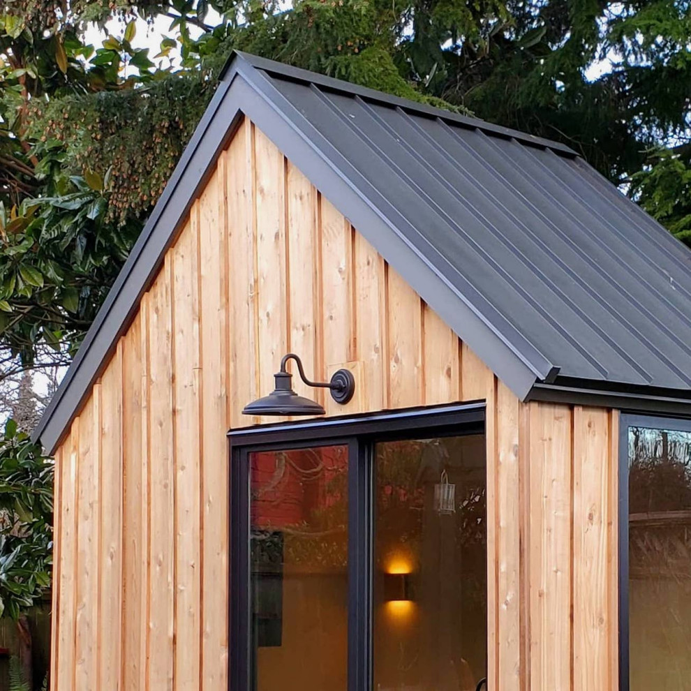 Example of a small minimalist shed design in Vancouver