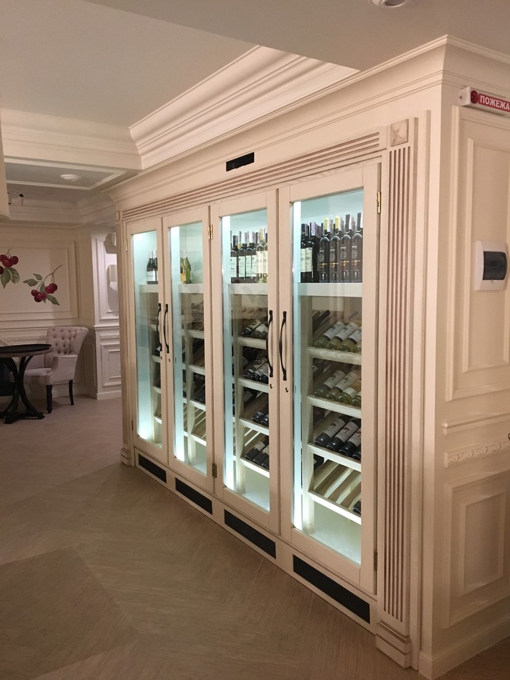 винные шкафы в ресторане Кропивницкий