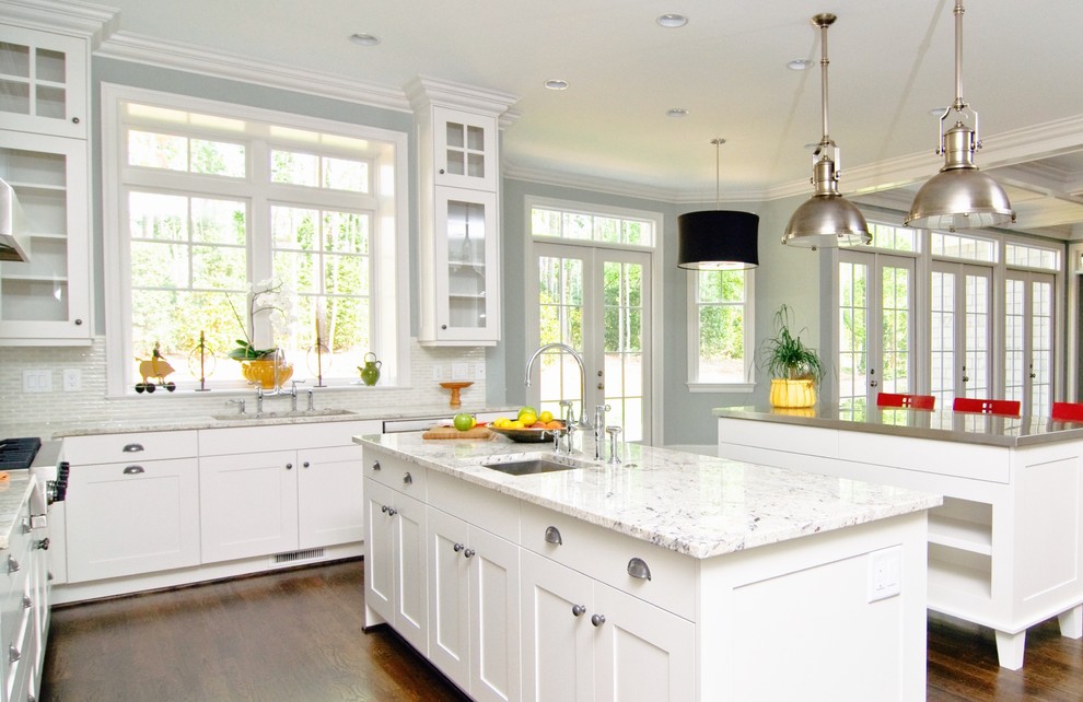 This is an example of a country kitchen in Raleigh.