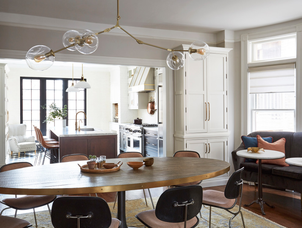 Dining room - transitional dining room idea in Chicago