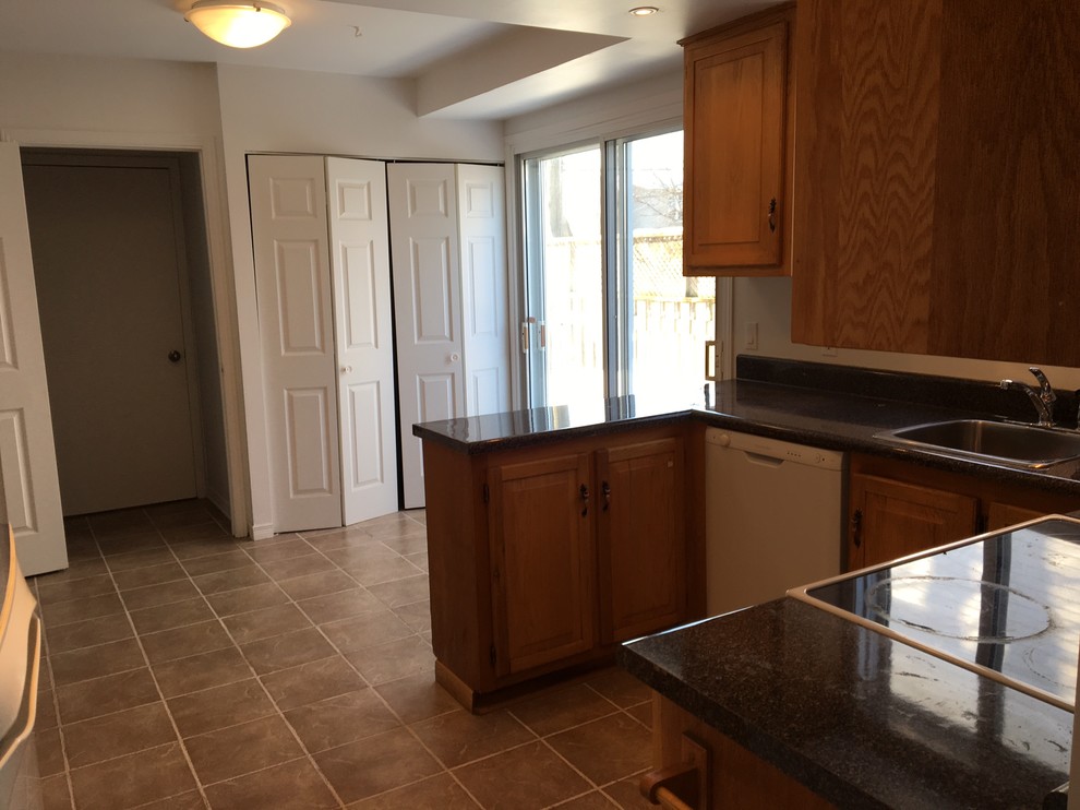 BEFORE - Kitchen - Modern & Sleek