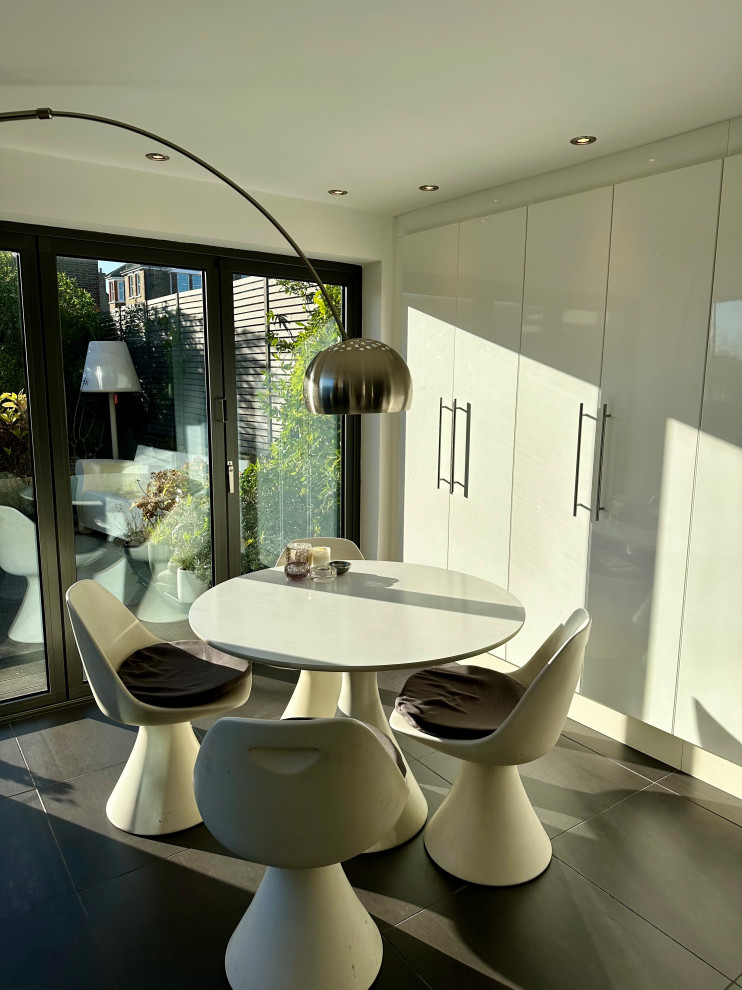 Contemporary Kitchen