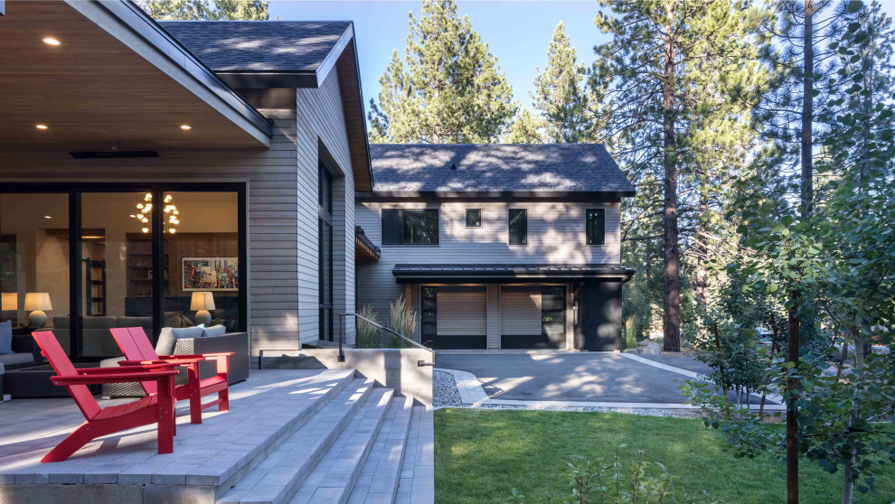 Inspiration for a rustic home design remodel in Sacramento