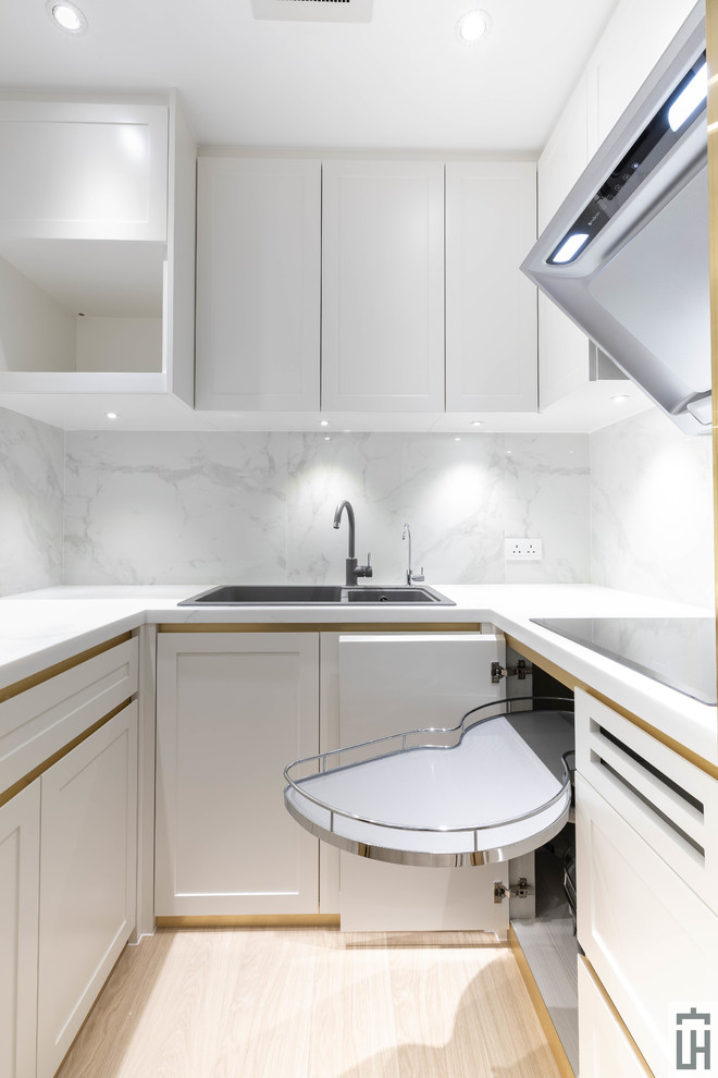 15C Conduit Road, Mid-LevelsA semi Open and closed option Kitchen. Midcentury Mo