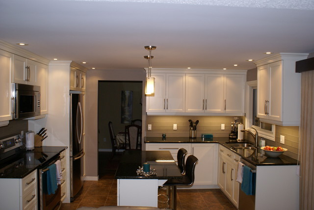 Kitchen: Black and White klassisch-modern-kueche