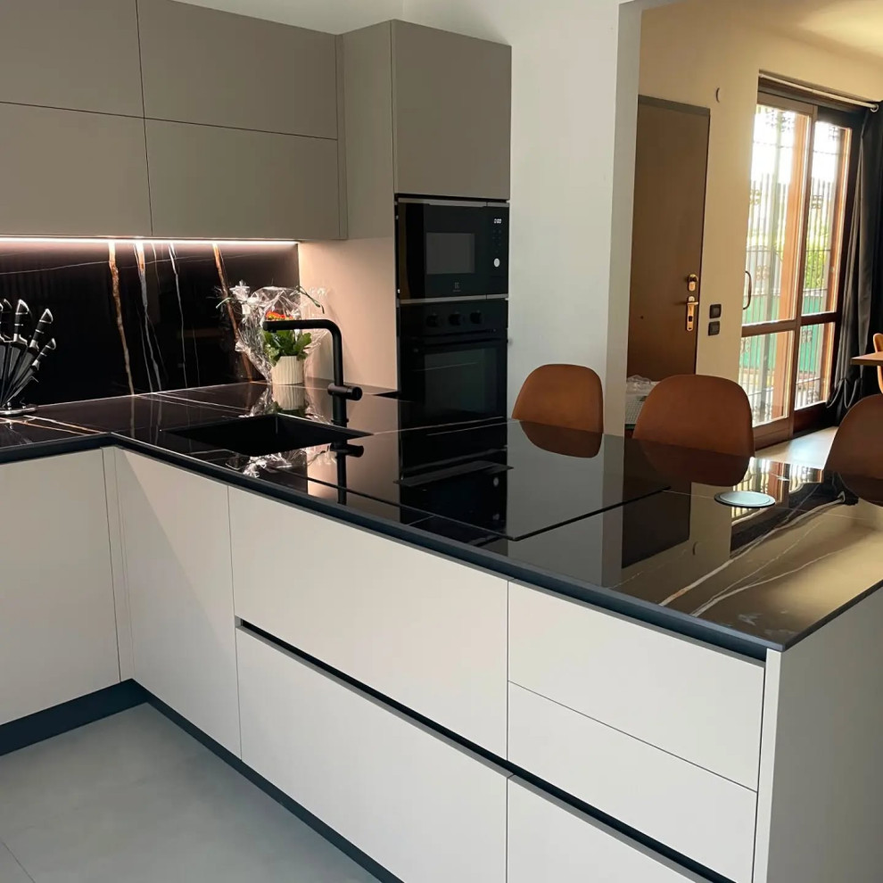 Arredo completo in stile moderno