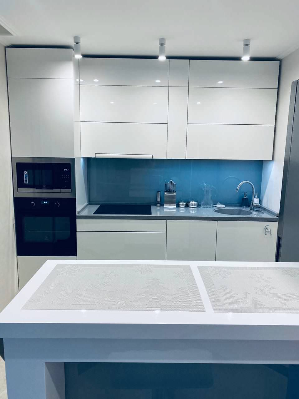 Кухонный гарнитур по эскизу и размерам заказчика