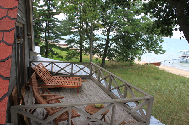 Rustic Beach House rustic-terrace