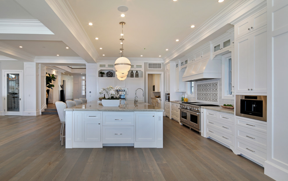 Example of a transitional kitchen design in Orange County