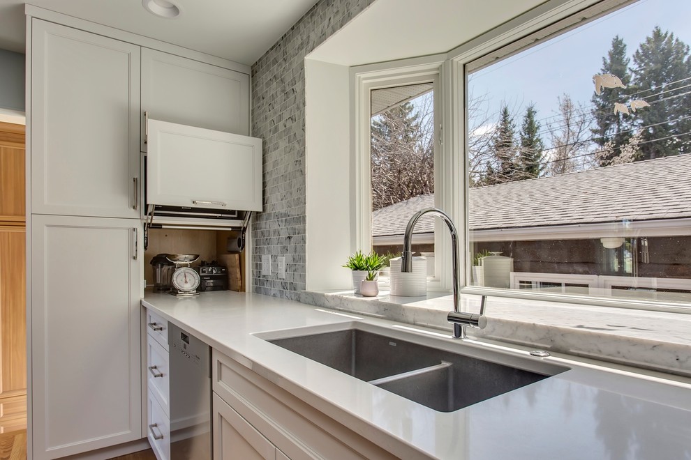 Inspiration for a transitional kitchen remodel in Calgary