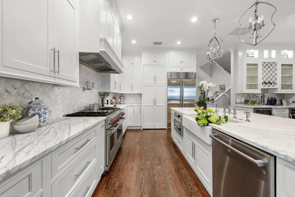 Inspiration for a transitional kitchen remodel in Jacksonville