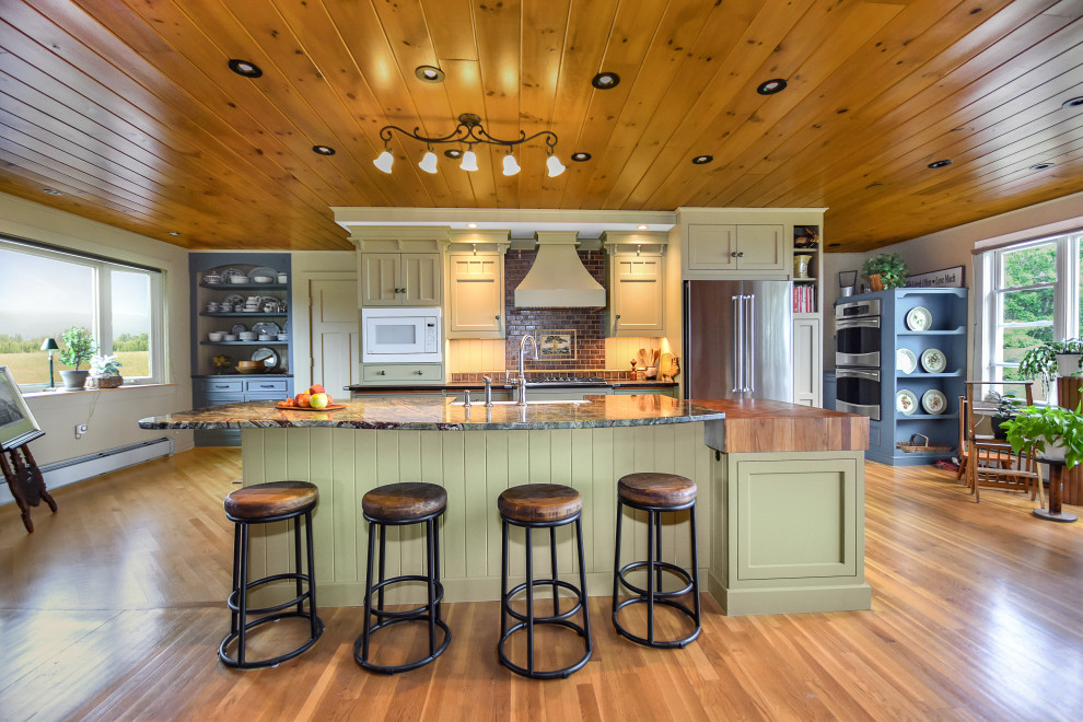 Kitchen - kitchen idea in Boston