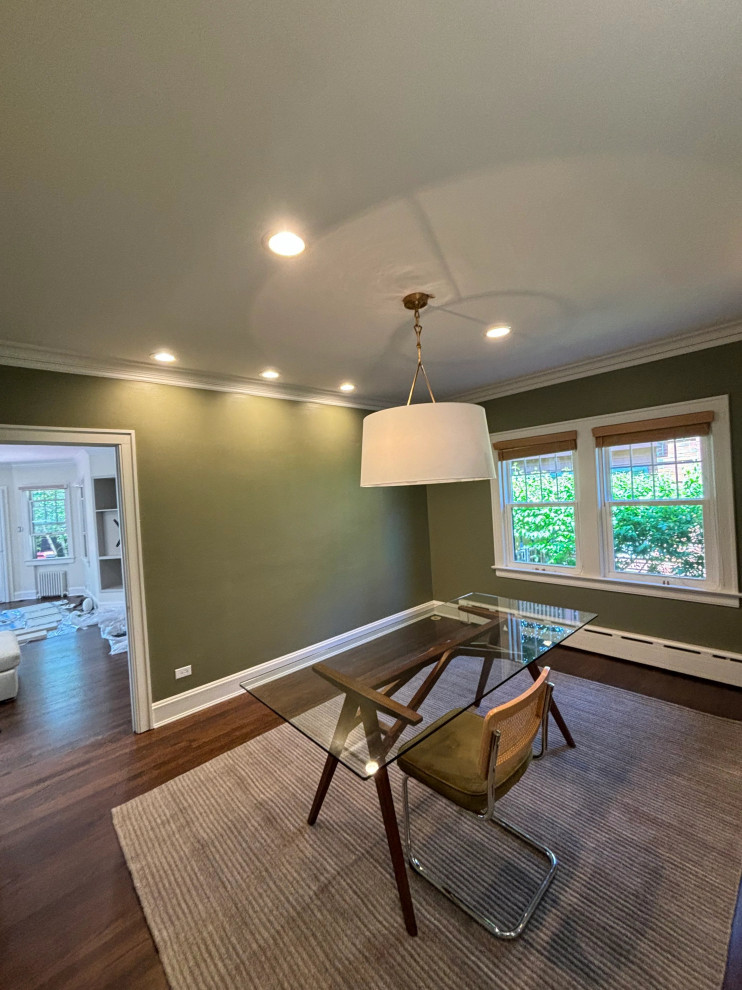 Dining room - dining room idea in Chicago