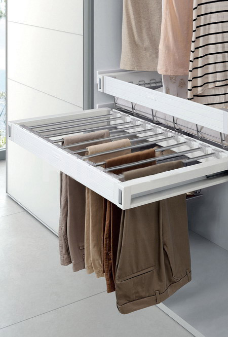 Inspiration for a modern closet remodel in Melbourne