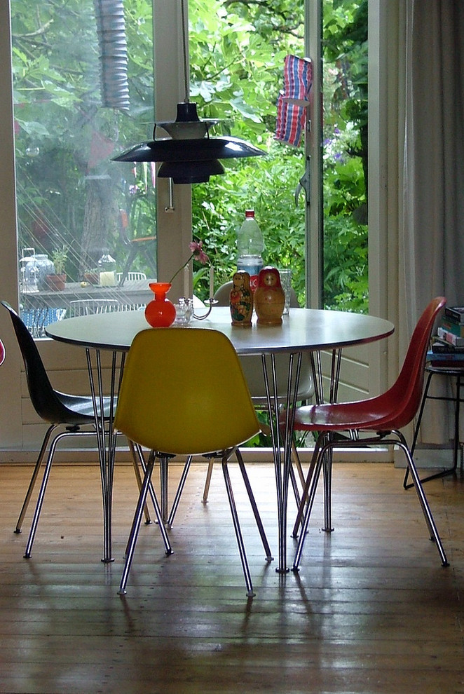 Design ideas for a midcentury dining room in Amsterdam.