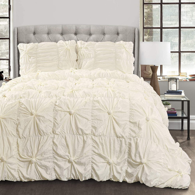 Bella Comforter Ivory 3Piece Set Full/Queen Traditional Comforters