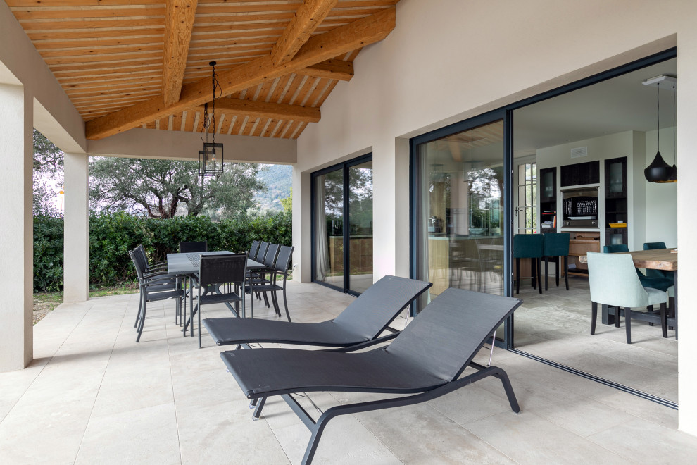 VILLA L
