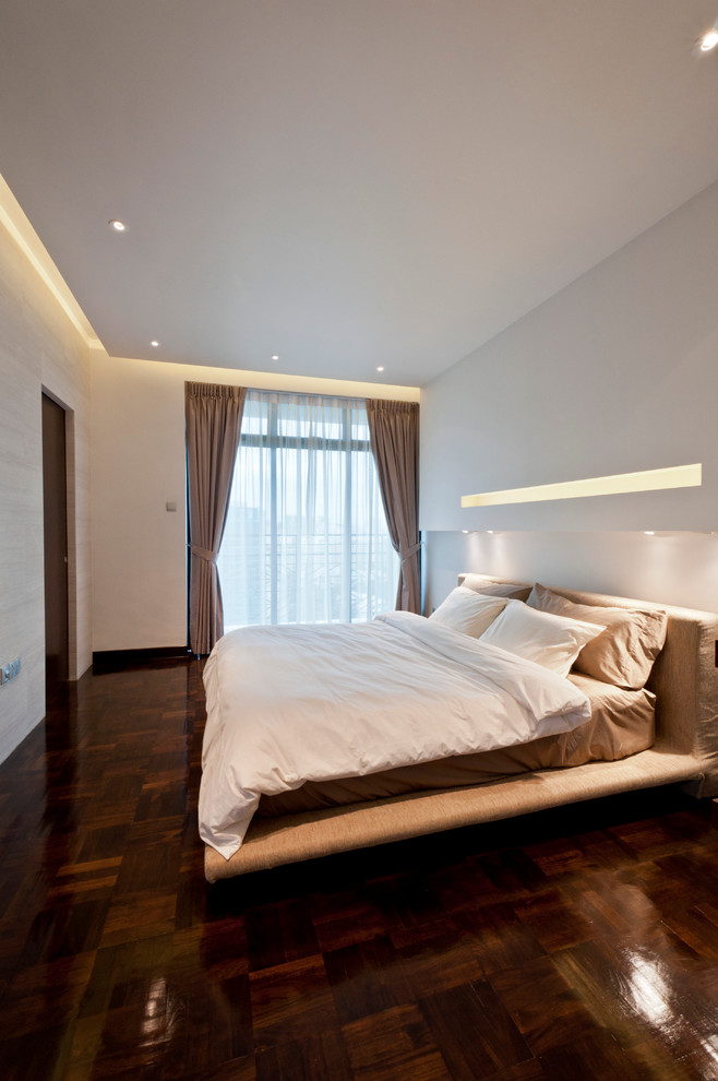 This is an example of a contemporary bedroom in Singapore.