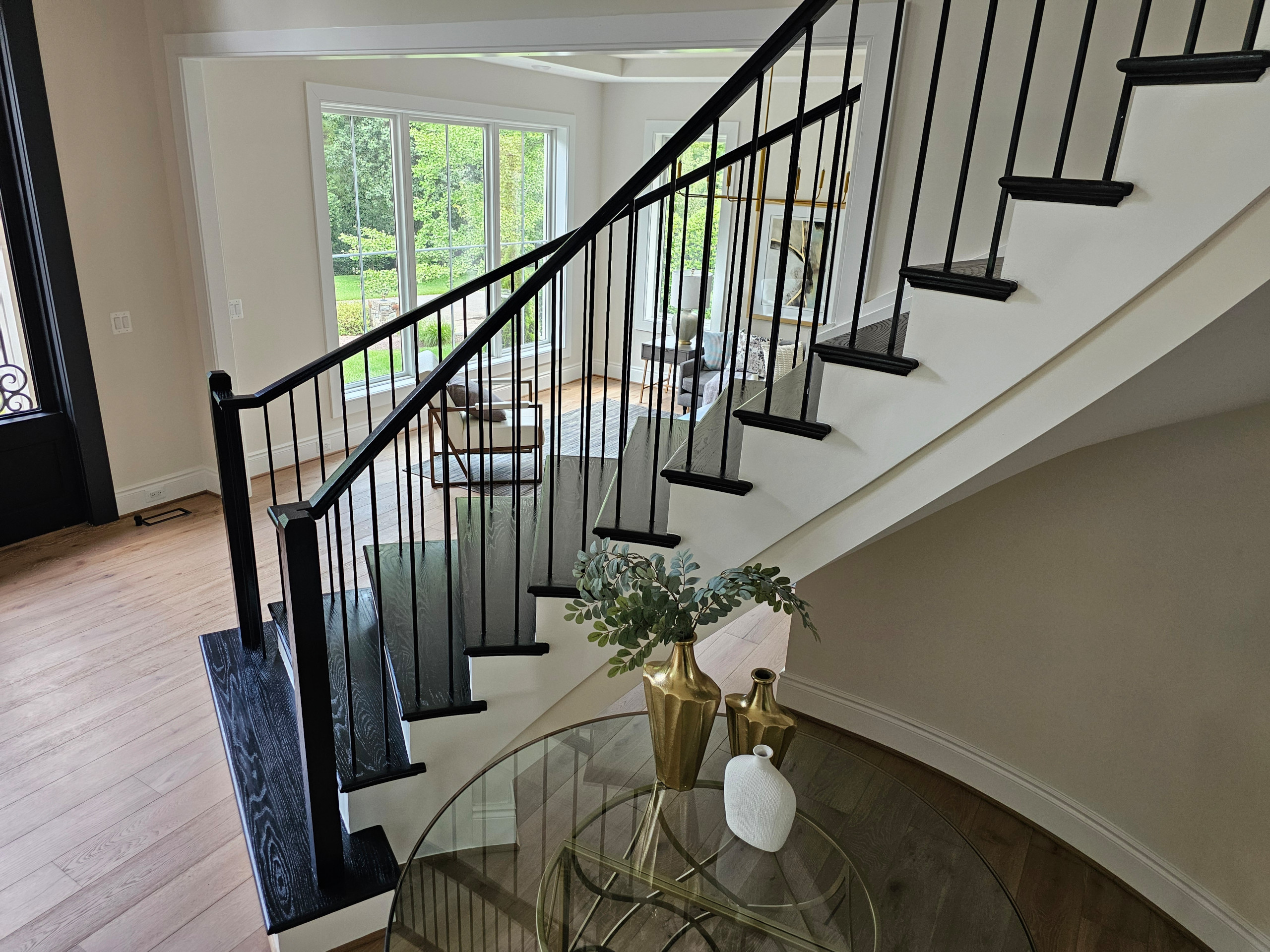 Elegant Curve Elevates Modern Design, Mclean, VA 22101