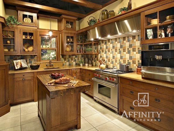 Design ideas for a traditional kitchen in Phoenix.