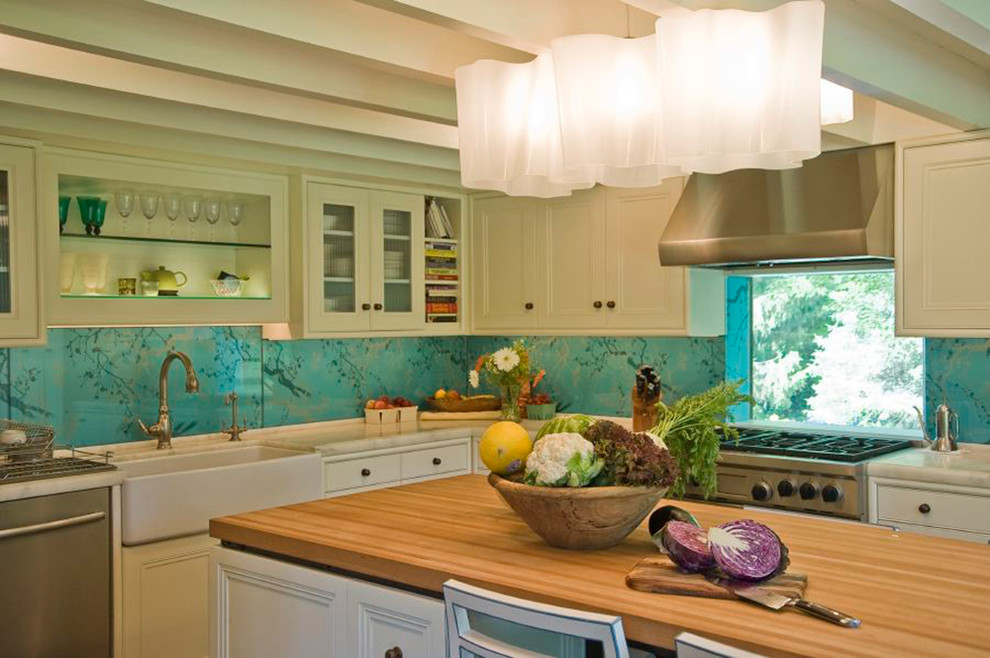 Kitchen - kitchen idea in Boston
